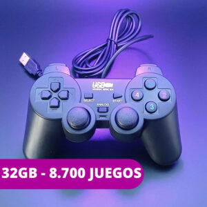 un mando con cable de color negro sobre un fondo con tonos y luces moradas y un titulo de 32 gb y los 8700 juegos que incluye